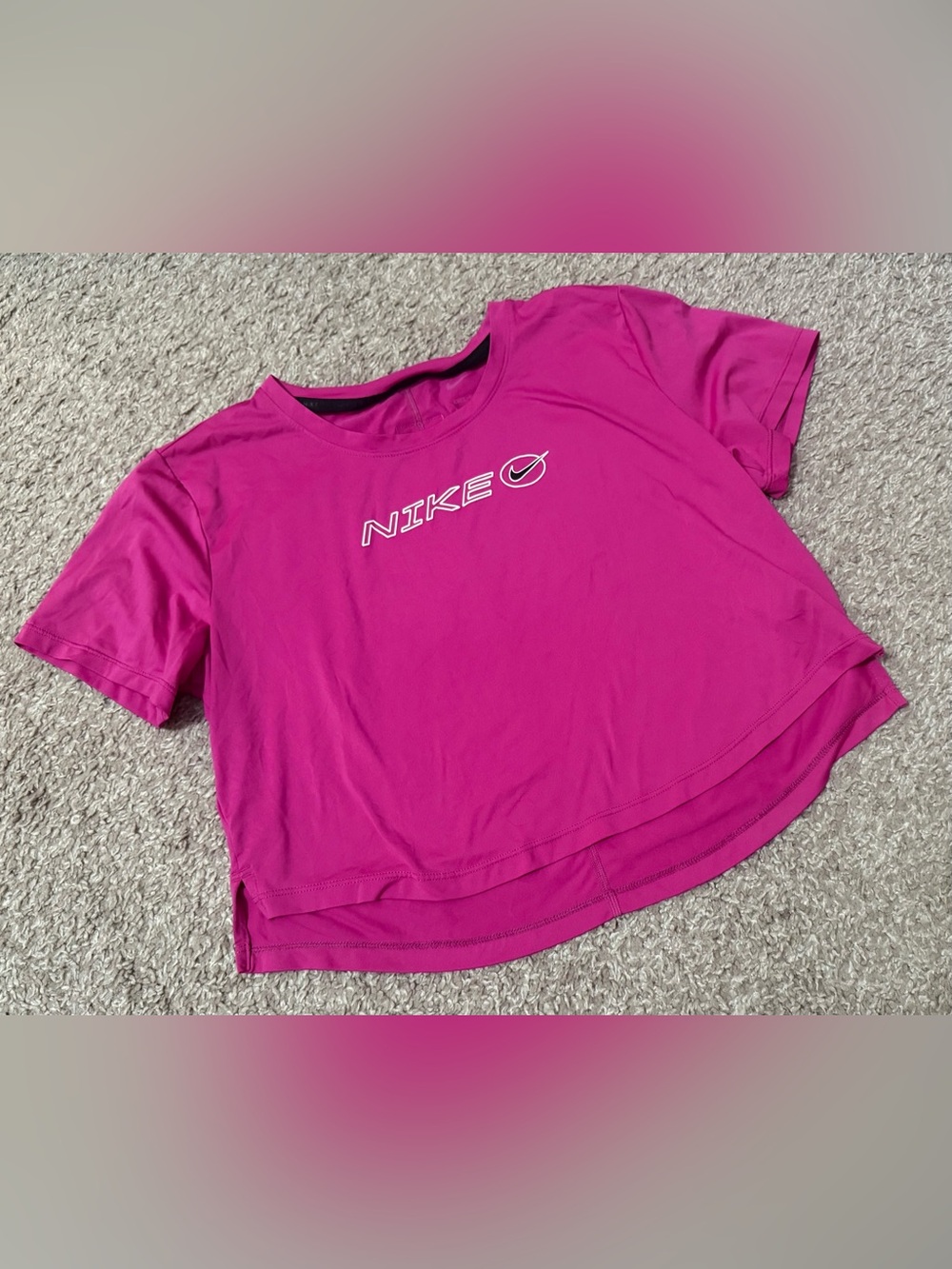 Nike Dri-FIT Women’s Hot Pink Cropped Performance Tee Size Medium